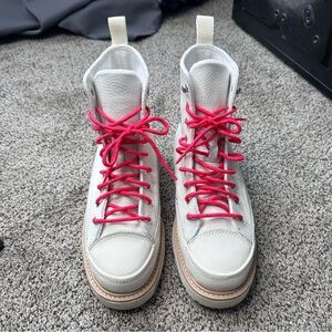 Converse Chuck Taylor Crafted Leather Boot High Tops Pink Laces Egret Womens 8